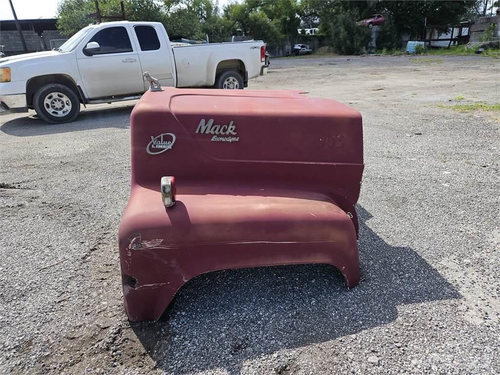 Mack Other Muut