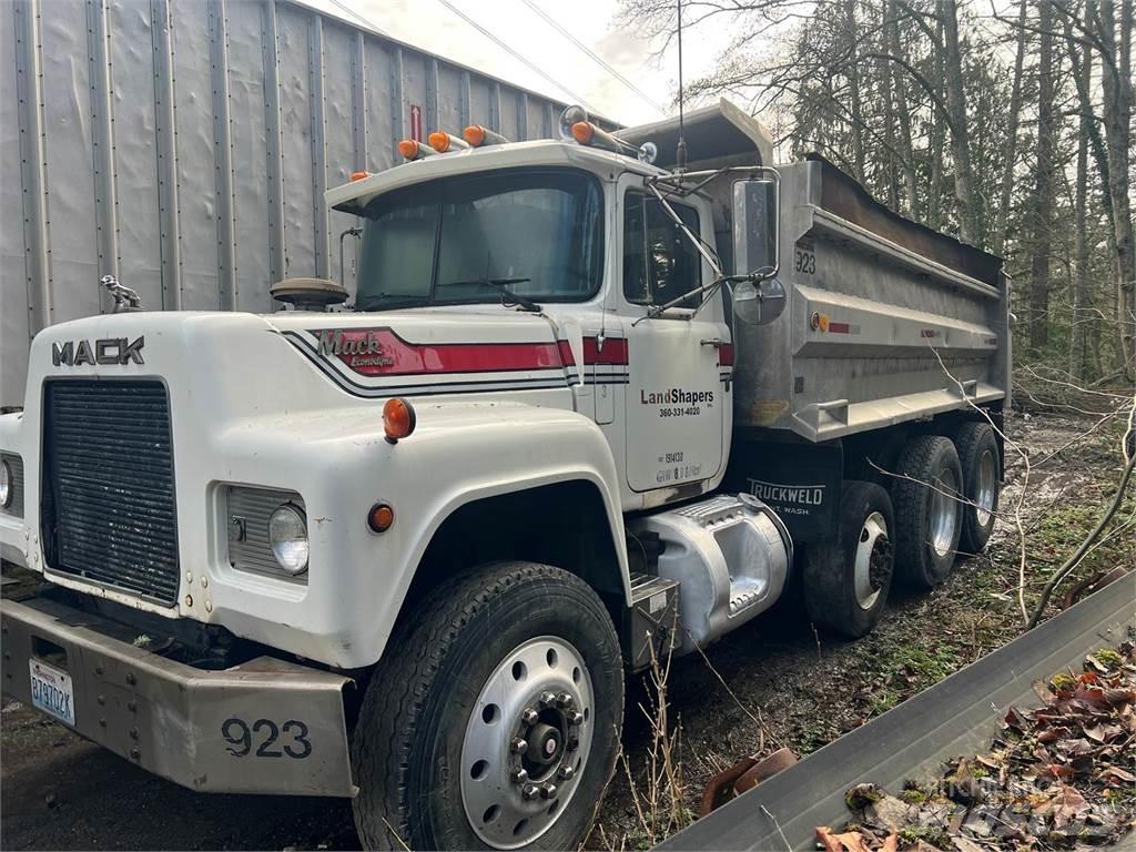 Mack RD600 Sora- ja kippiautot