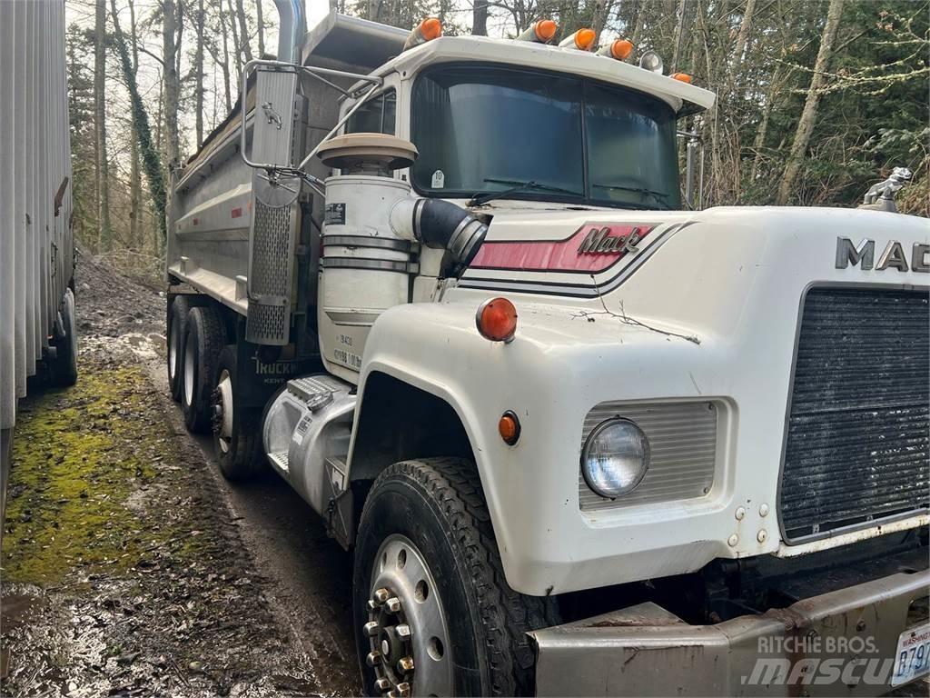 Mack RD600 Sora- ja kippiautot