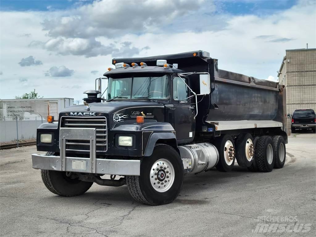 Mack RD690 Sora- ja kippiautot