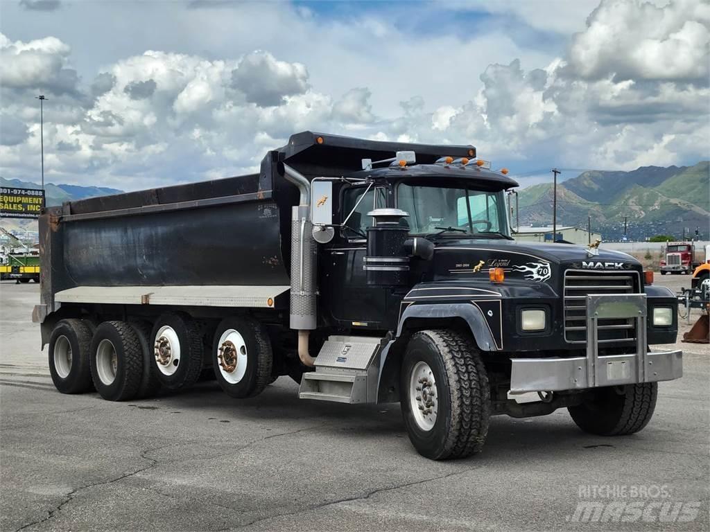 Mack RD690 Sora- ja kippiautot