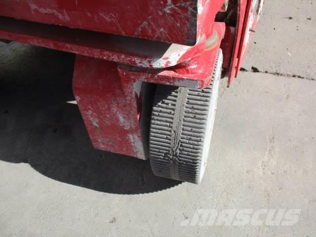 MEC 1330SE Saksilavat