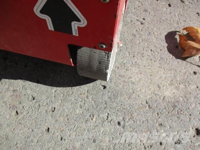 MEC 1330SE Saksilavat