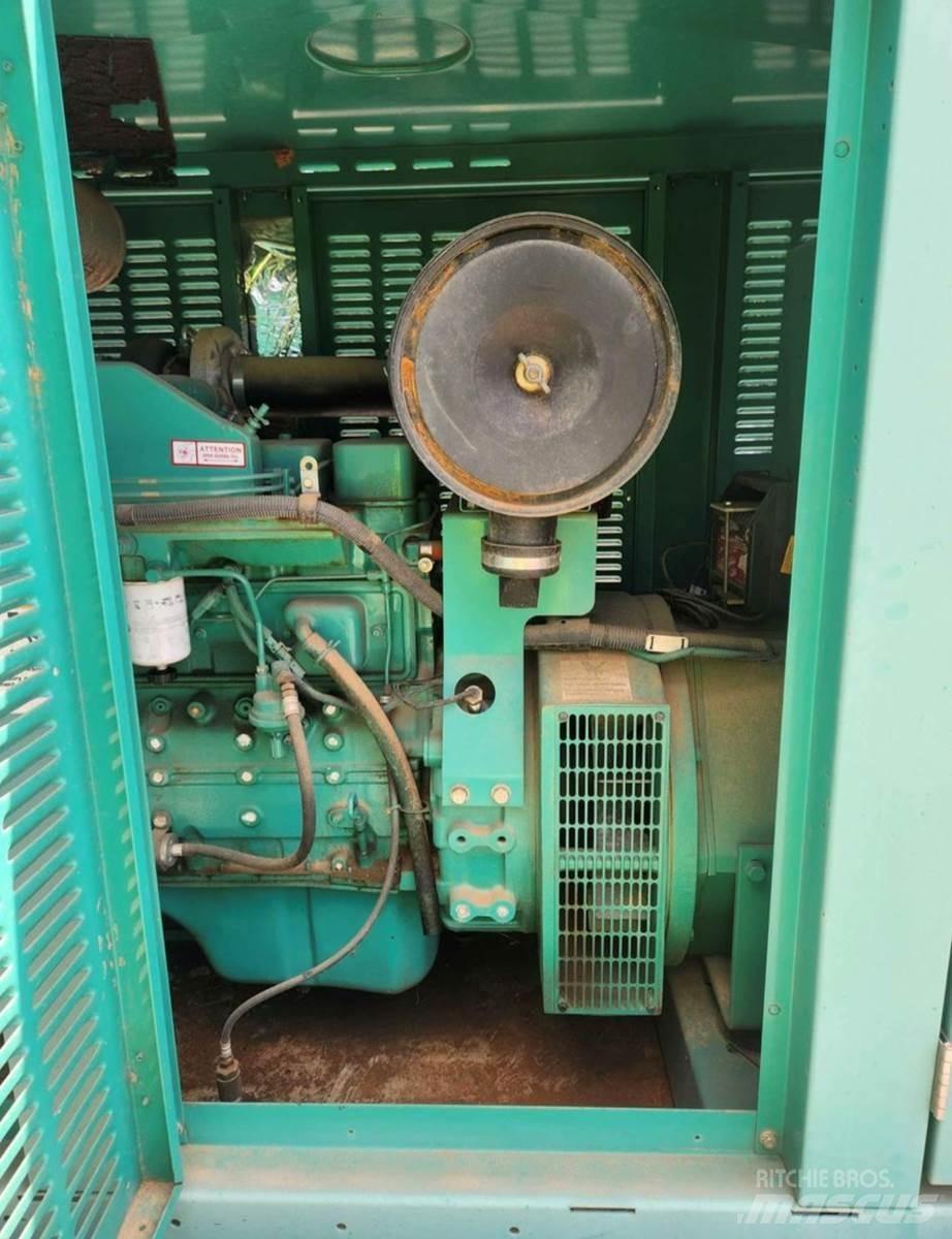 Onan 80 KW Dieselgeneraattorit