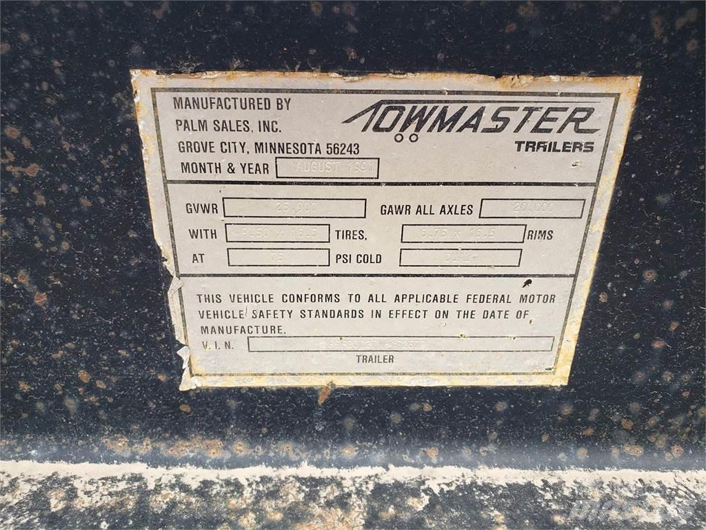 TOWMASTER  Autonkuljetusperävaunut