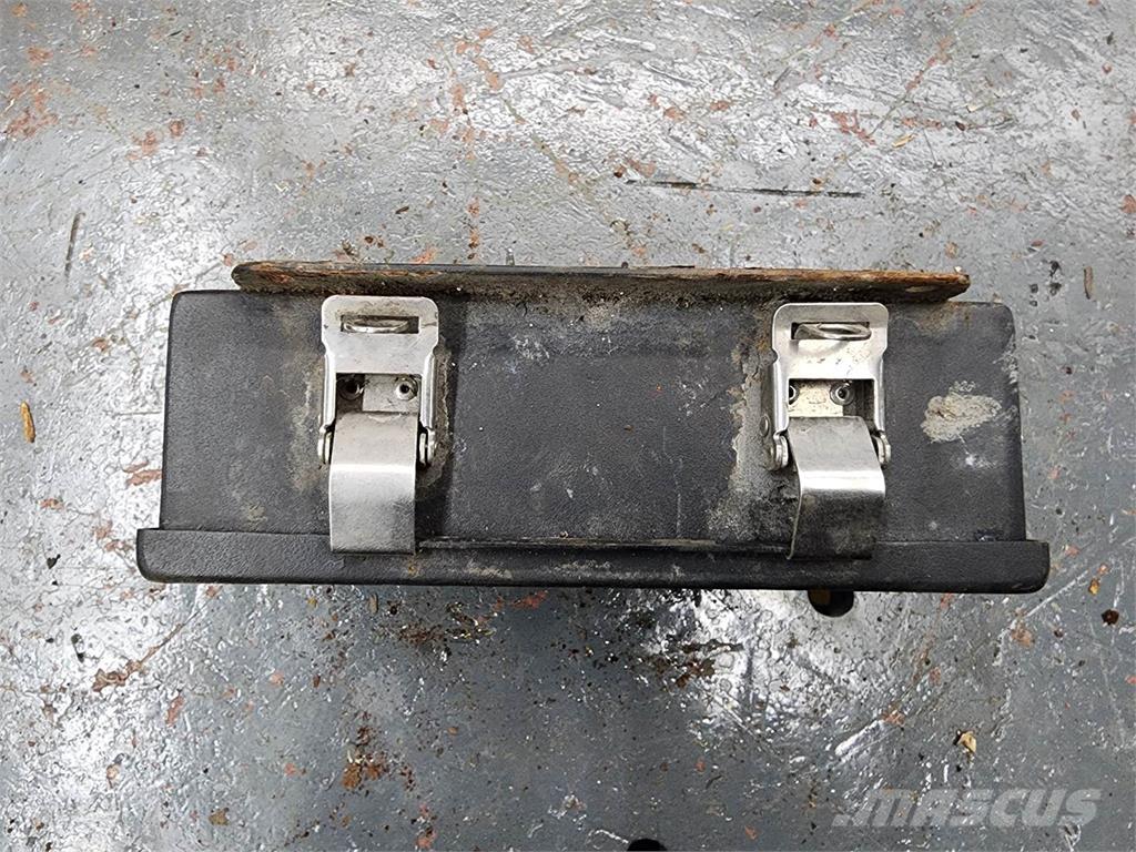  Unmarked Sähkö ja elektroniikka