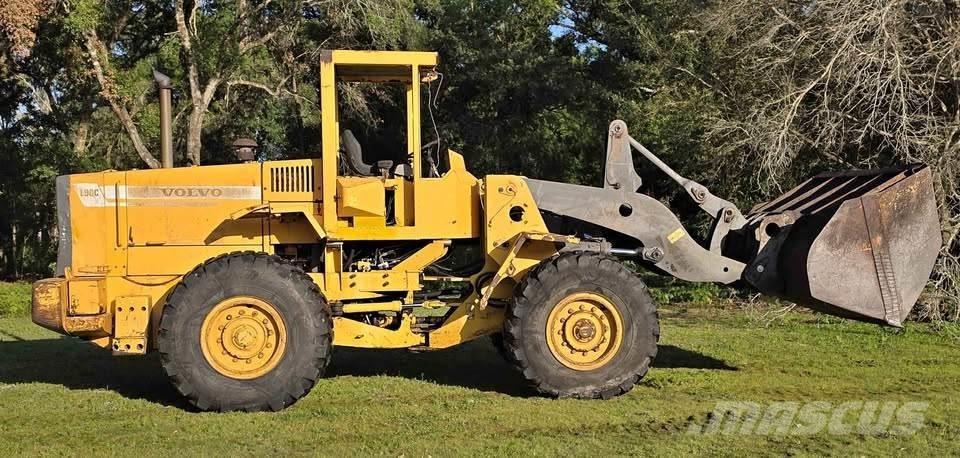 Volvo L90C Pyöräkuormaajat