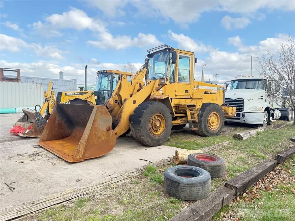 Volvo L90D Pyöräkuormaajat