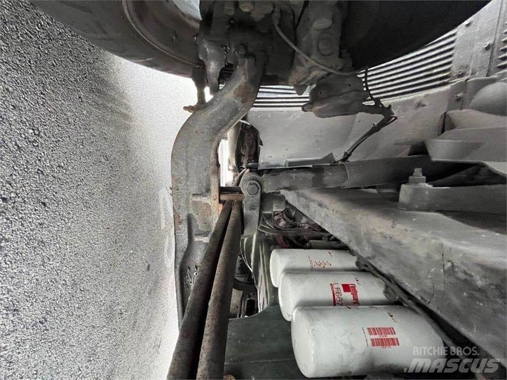 Volvo VNL Akselit