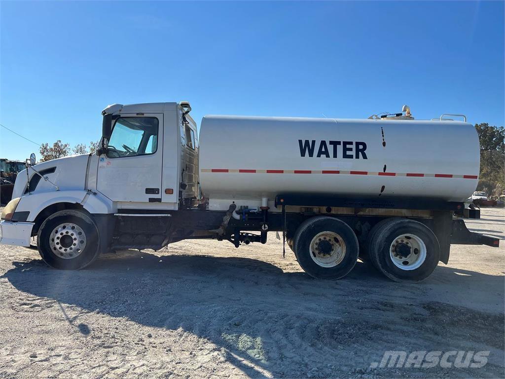 Volvo VNL Säiliöautot