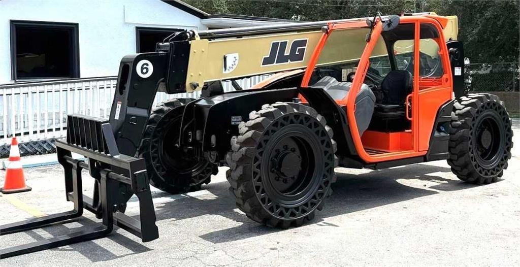 JLG 642 Kurottajat