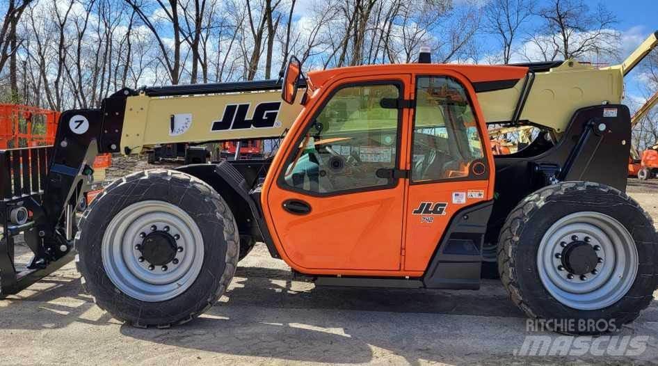 JLG 742 Kurottajat