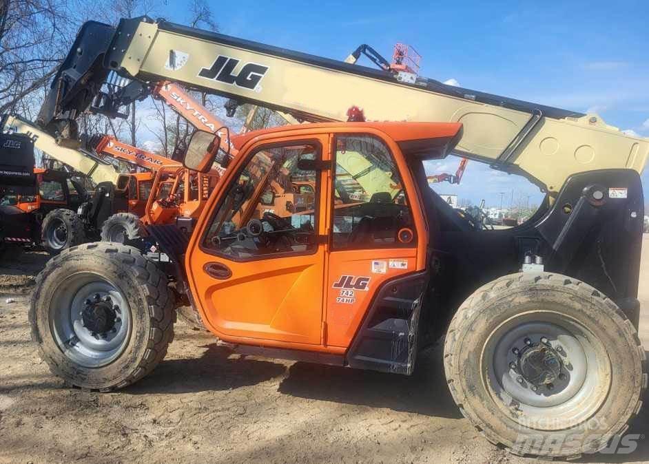 JLG 742 Kurottajat