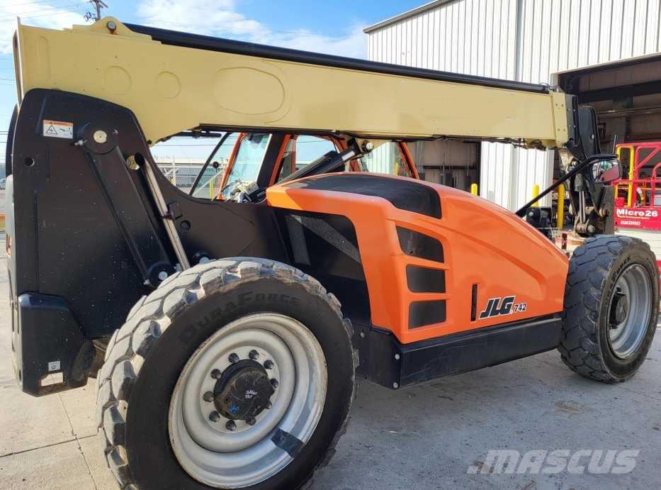 JLG 742 Kurottajat