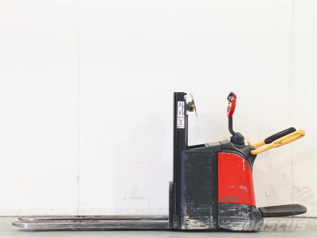 Crown DT3040-2,0-TL Käyden ajettavat pinoamistrukit