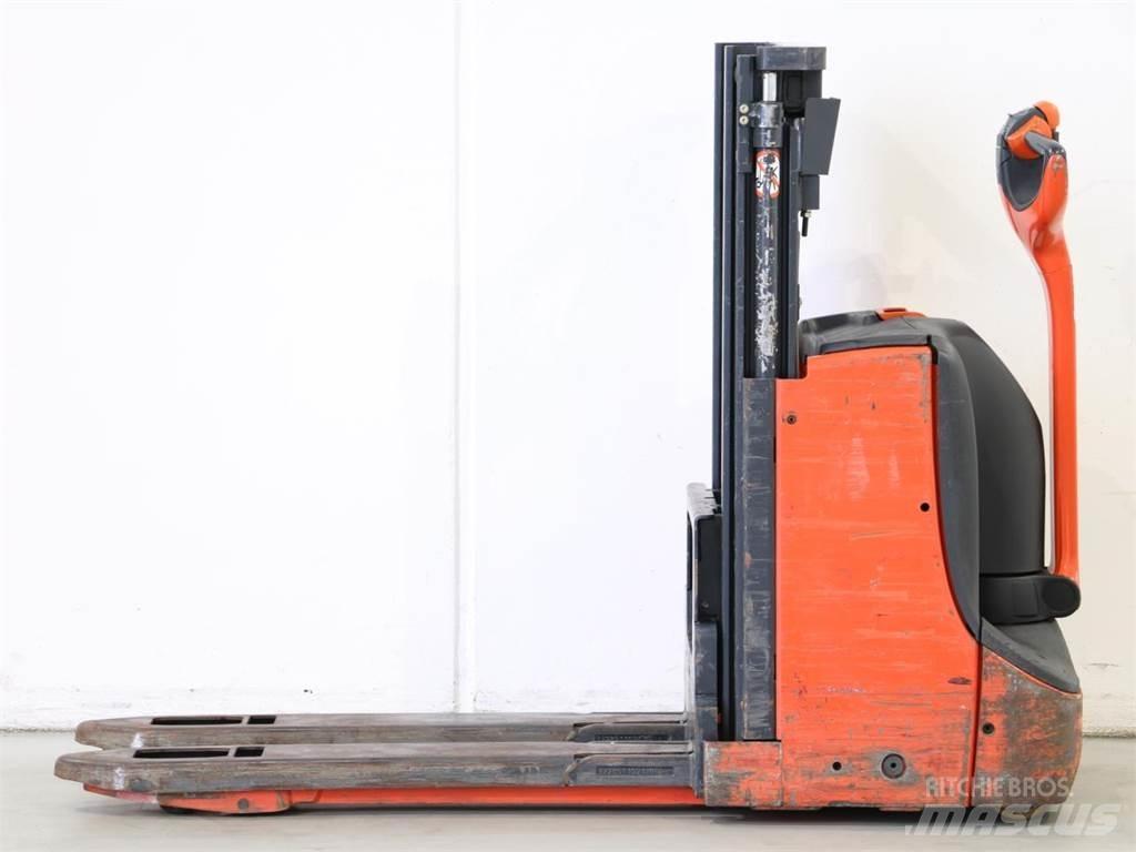 Linde D06/1160 Käyden ajettavat pinoamistrukit