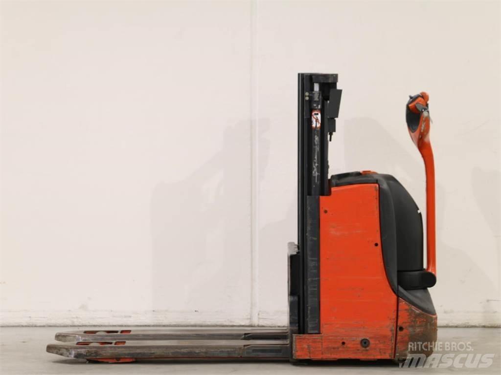 Linde D06/1160 Käyden ajettavat pinoamistrukit