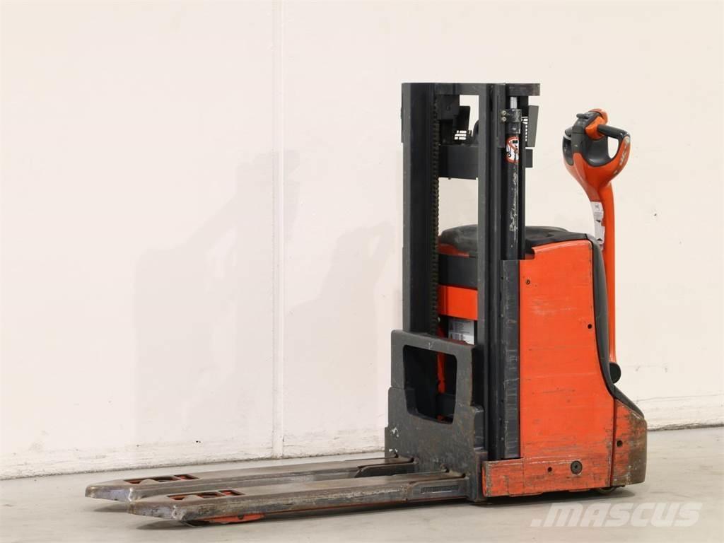 Linde D06/1160 Käyden ajettavat pinoamistrukit