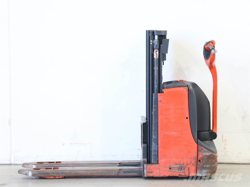 Linde D06/1160 Käyden ajettavat pinoamistrukit