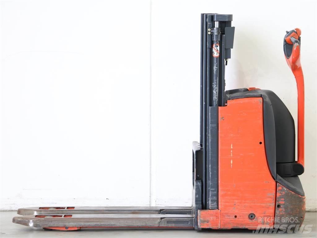 Linde D06/1160 Käyden ajettavat pinoamistrukit
