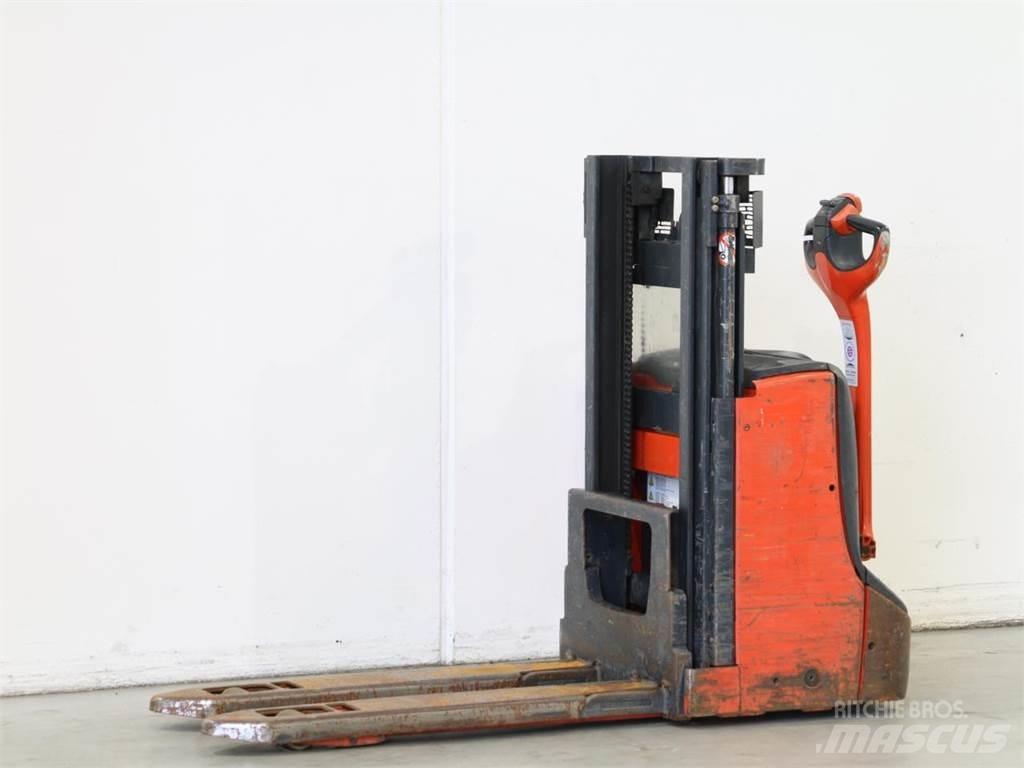 Linde D06/1160-00 Käyden ajettavat pinoamistrukit