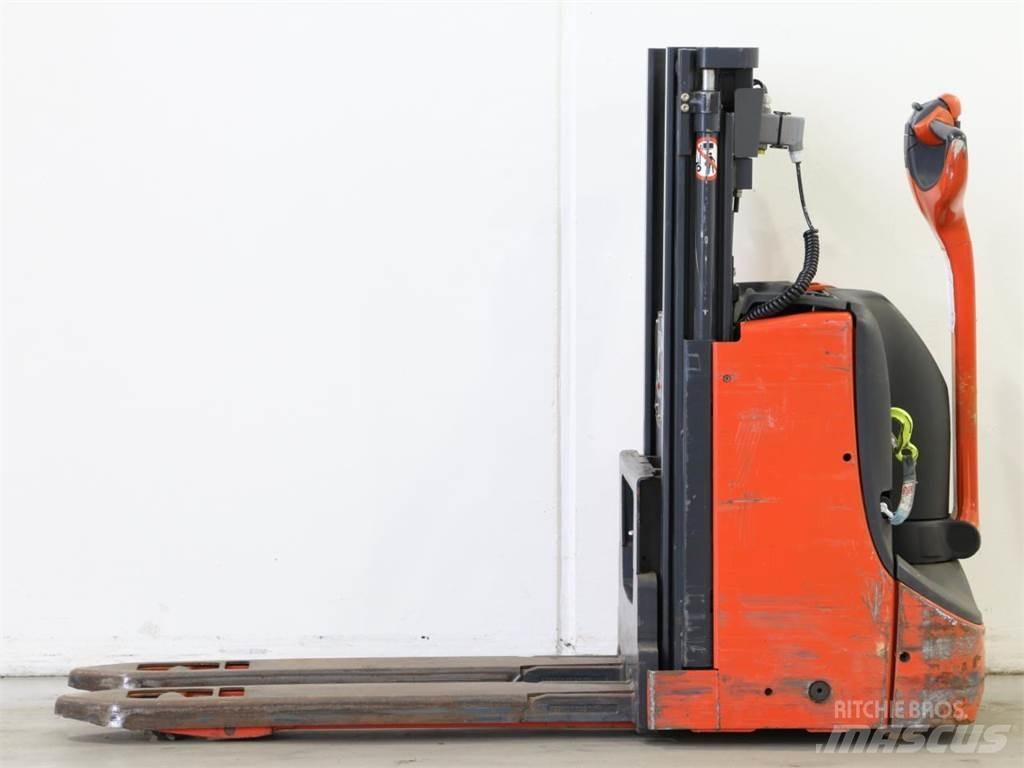 Linde D06/1160-00 Käyden ajettavat pinoamistrukit