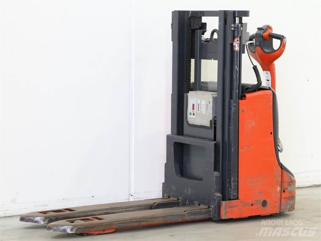 Linde D06/1160-00 Käyden ajettavat pinoamistrukit