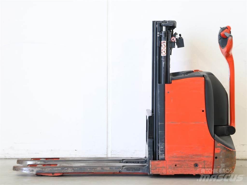 Linde D08/1160 Käyden ajettavat pinoamistrukit