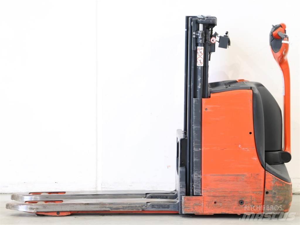 Linde D08/1160 Käyden ajettavat pinoamistrukit