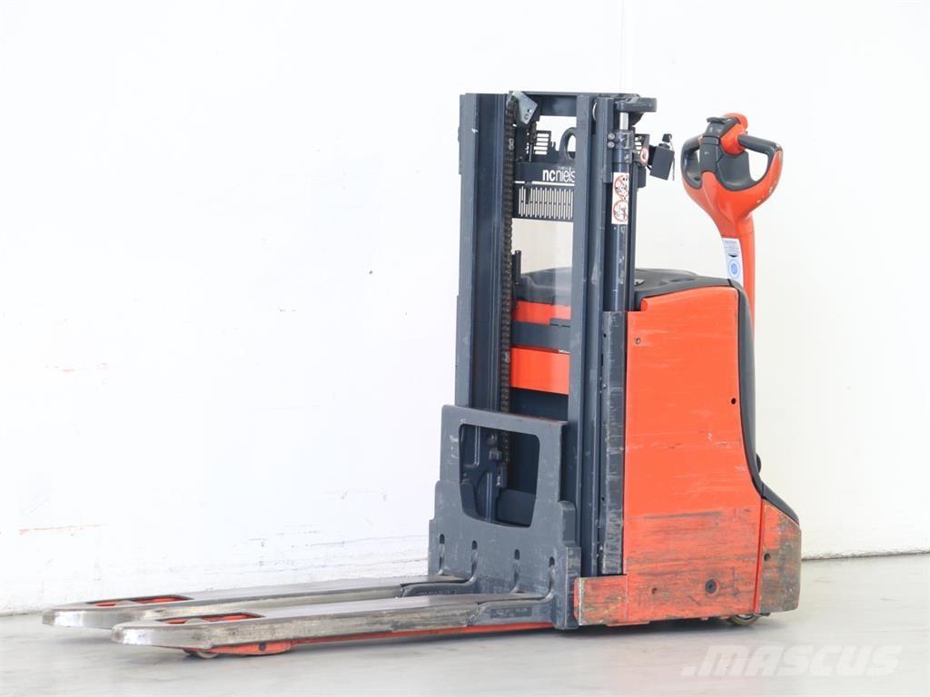 Linde D08/1160 Käyden ajettavat pinoamistrukit