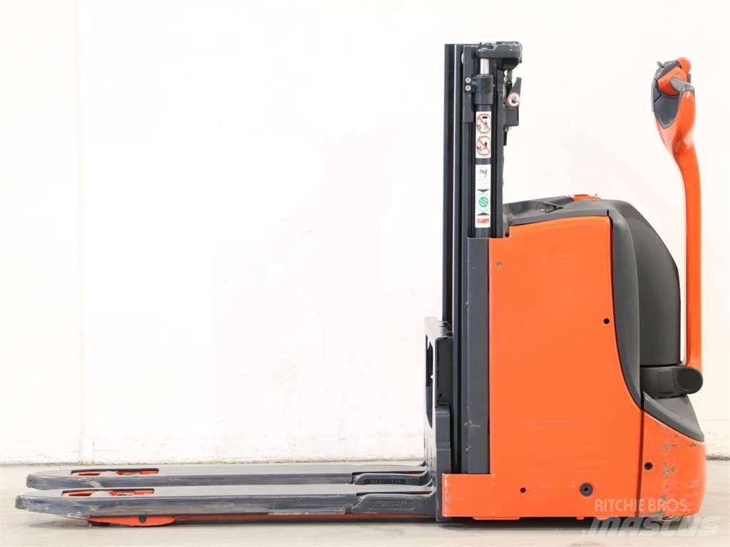 Linde D08/1160 Käyden ajettavat pinoamistrukit