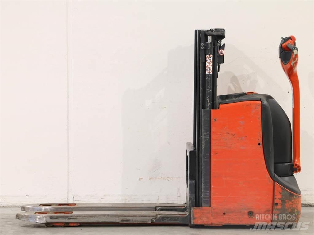 Linde D08/1160 Käyden ajettavat pinoamistrukit