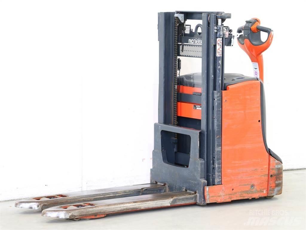 Linde D08/1160-00 Käyden ajettavat pinoamistrukit