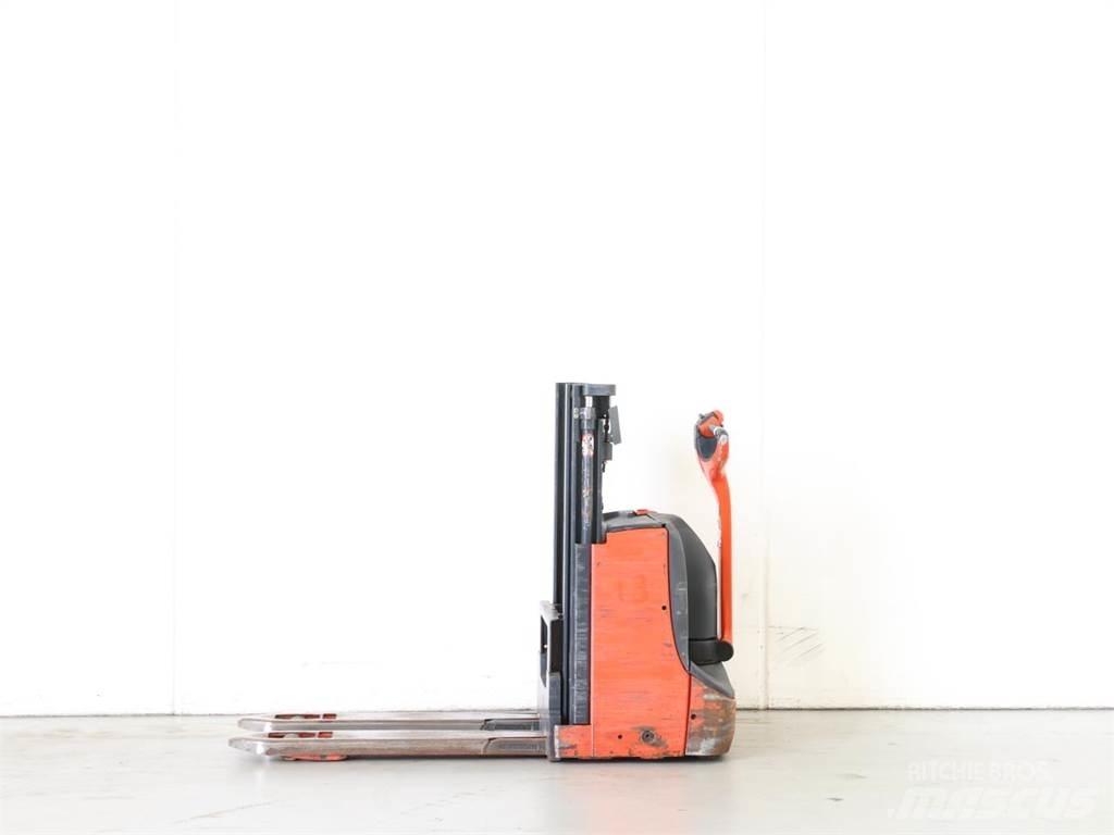 Linde D08/1160-00 Käyden ajettavat pinoamistrukit
