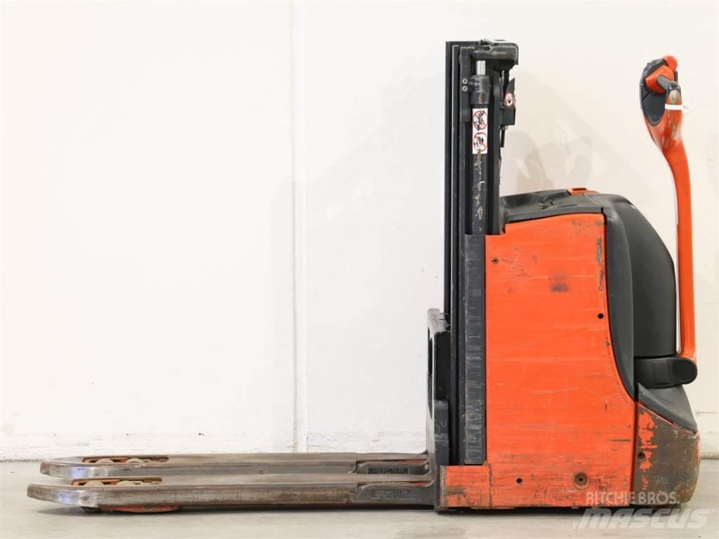 Linde D08/1160-00 Käyden ajettavat pinoamistrukit