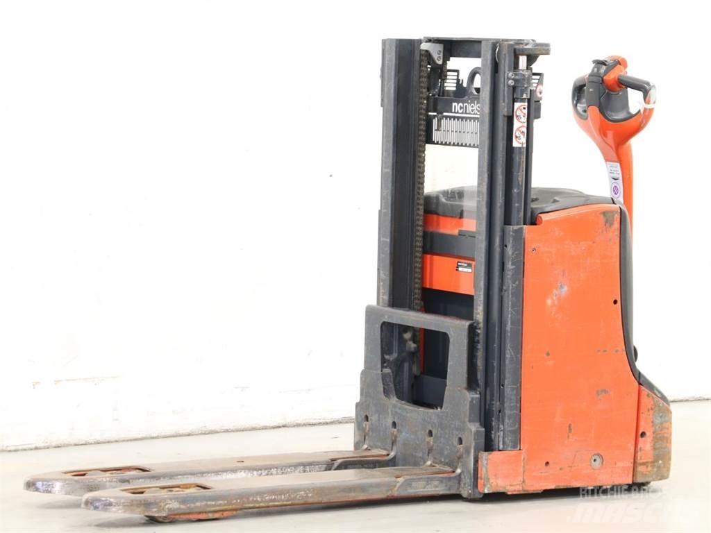 Linde D08/1160-00 Käyden ajettavat pinoamistrukit