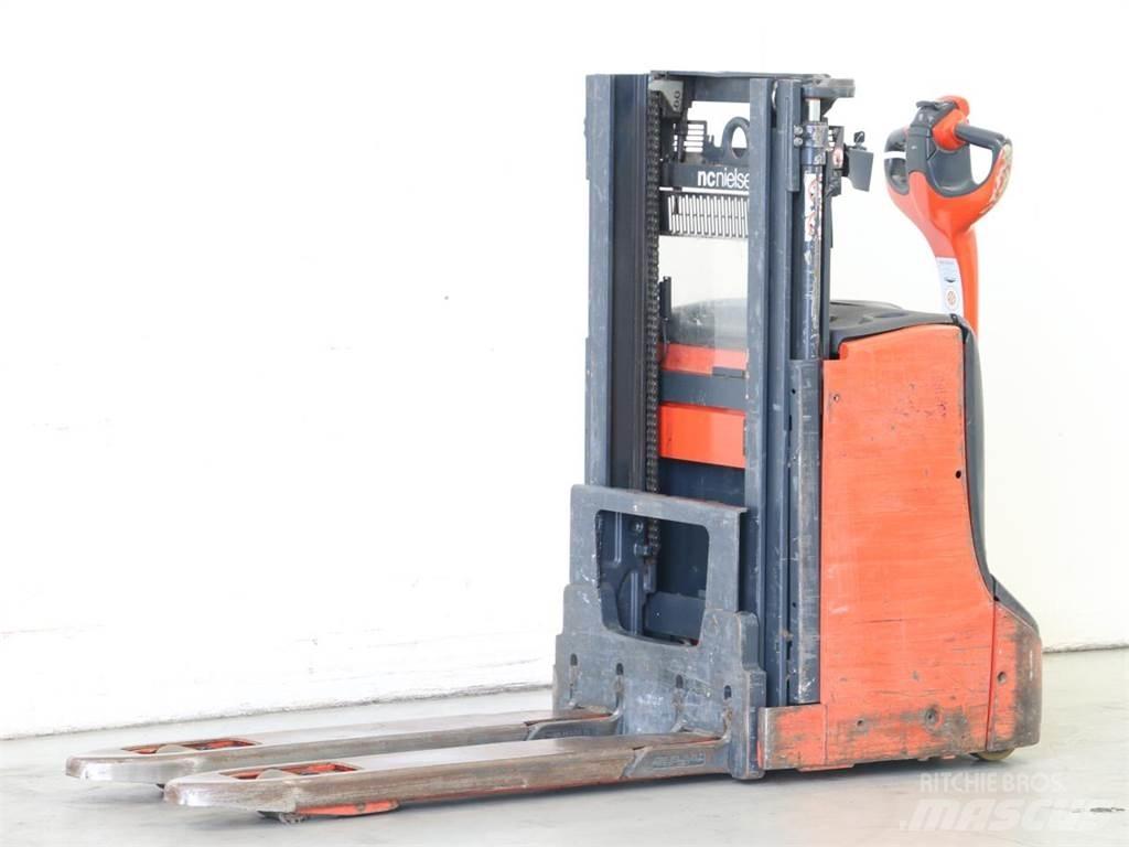 Linde D08/1160-00 Käyden ajettavat pinoamistrukit