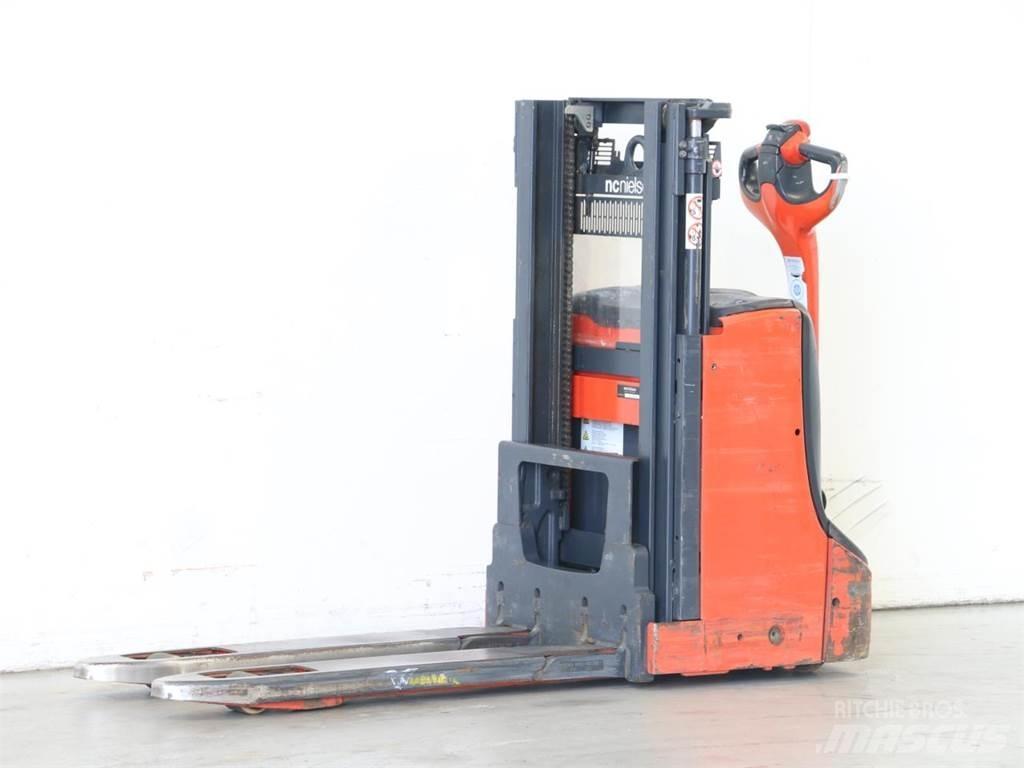 Linde D08/1160-00 Käyden ajettavat pinoamistrukit