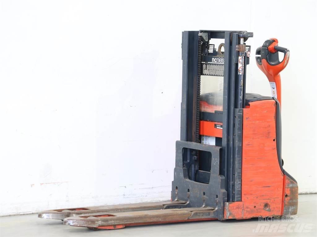 Linde D08/1160-01 Käyden ajettavat pinoamistrukit