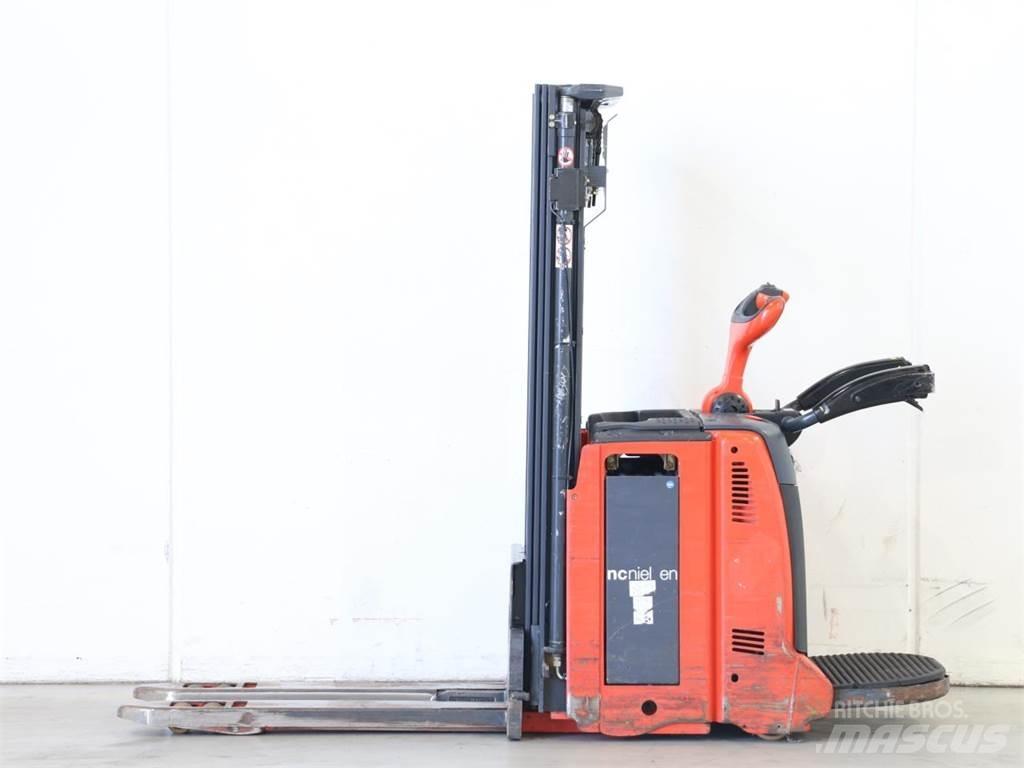 Linde D12AP/133 Käyden ajettavat pinoamistrukit