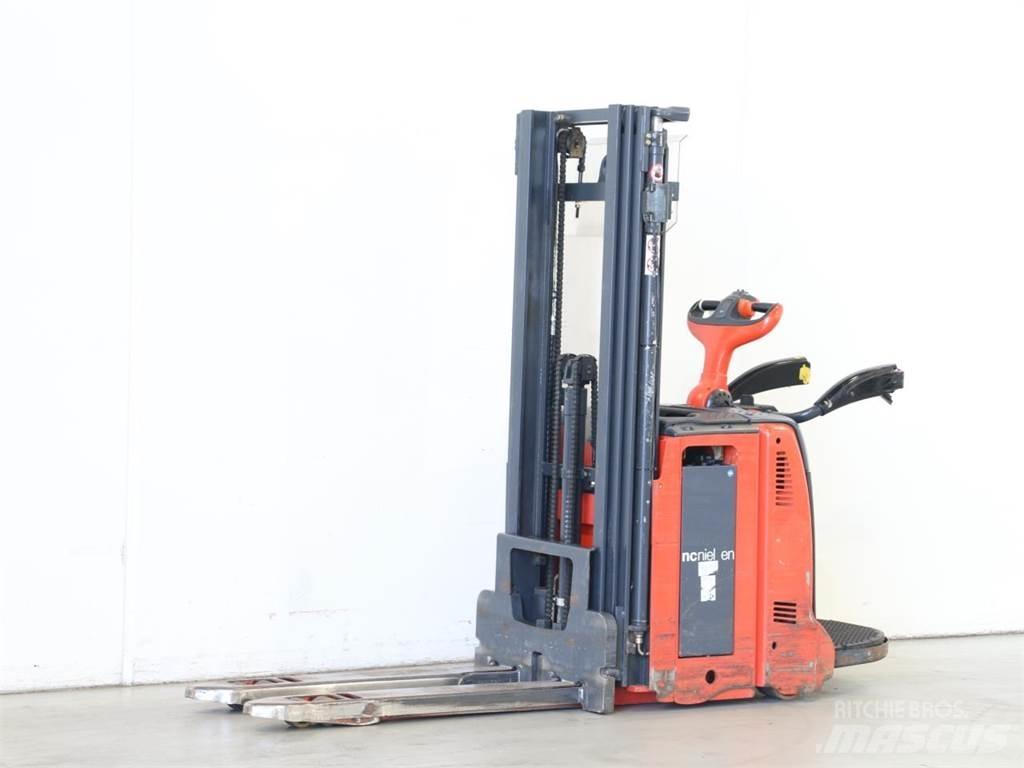 Linde D12AP/133 Käyden ajettavat pinoamistrukit