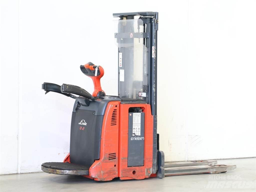 Linde D12AP/133 Käyden ajettavat pinoamistrukit