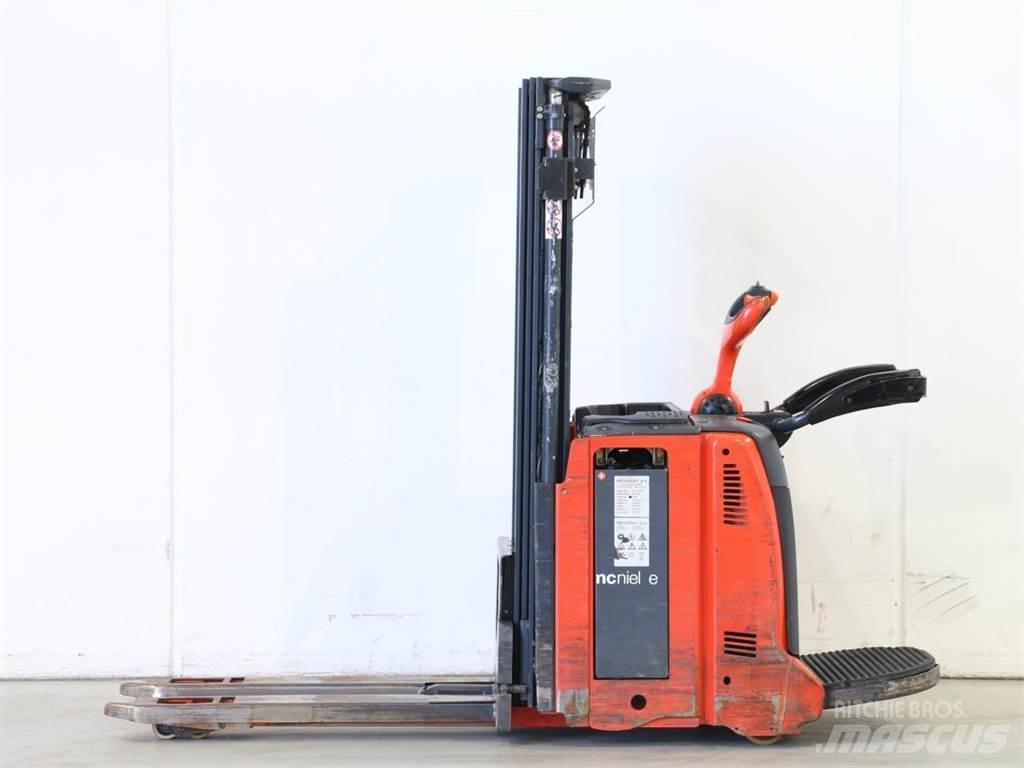 Linde D12AP/133 Käyden ajettavat pinoamistrukit