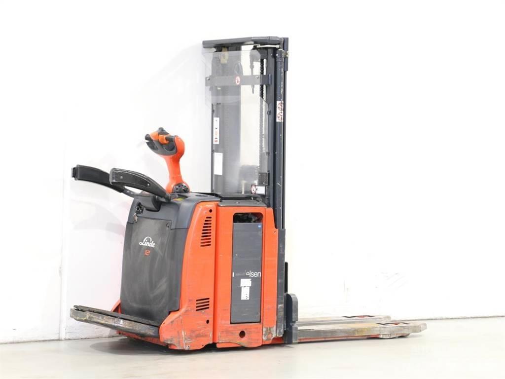 Linde D12AP/133 Käyden ajettavat pinoamistrukit