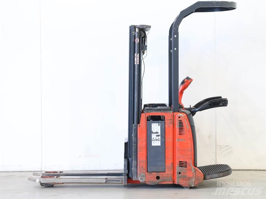 Linde D12AP/133-00 Käyden ajettavat pinoamistrukit