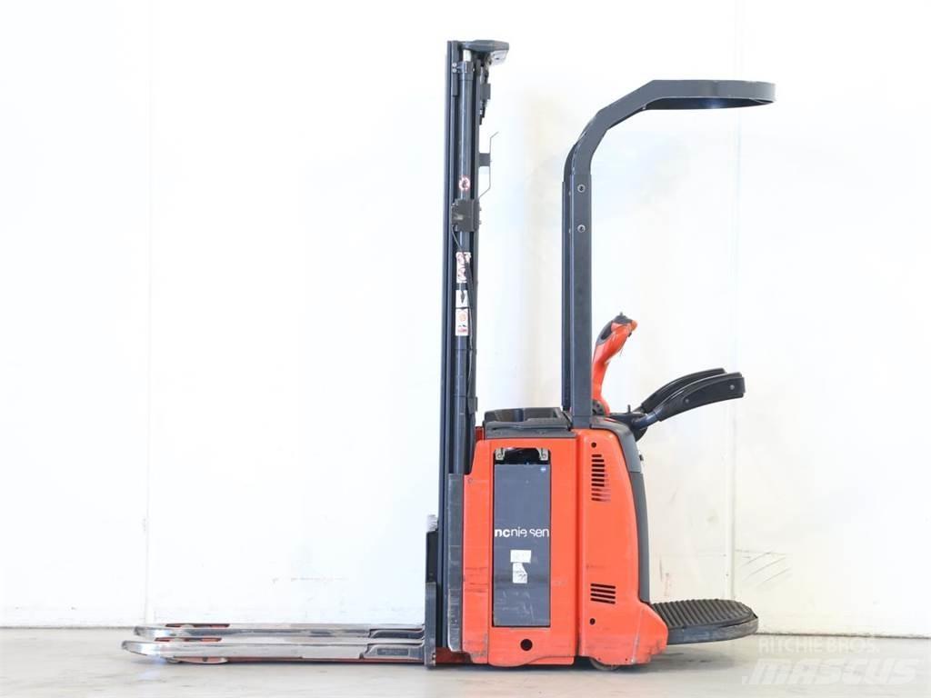 Linde D12AP/133-01 Käyden ajettavat pinoamistrukit