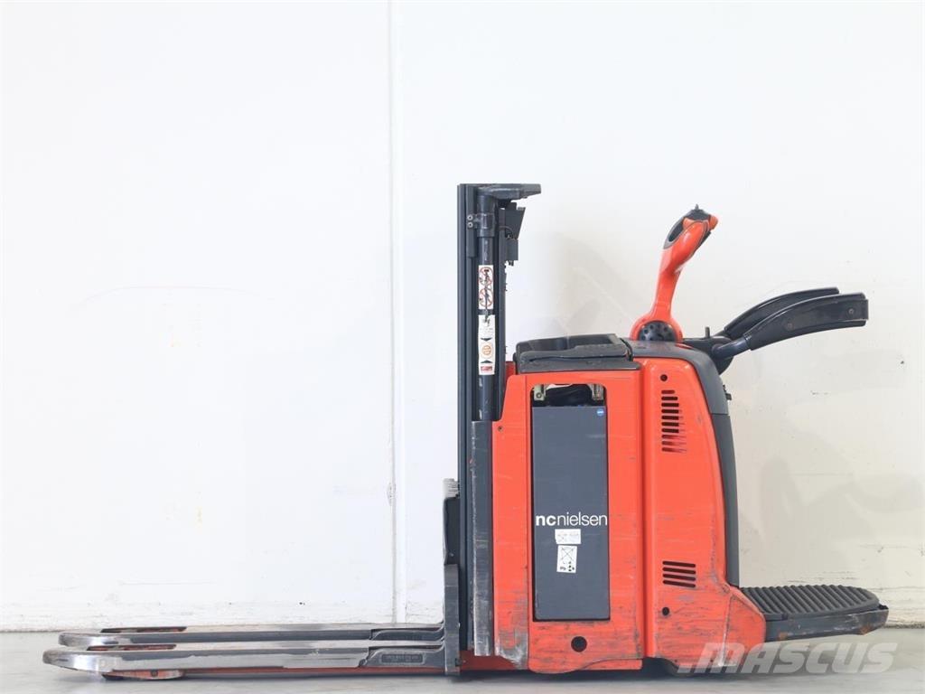 Linde D12HPAP/133-00 Käyden ajettavat pinoamistrukit
