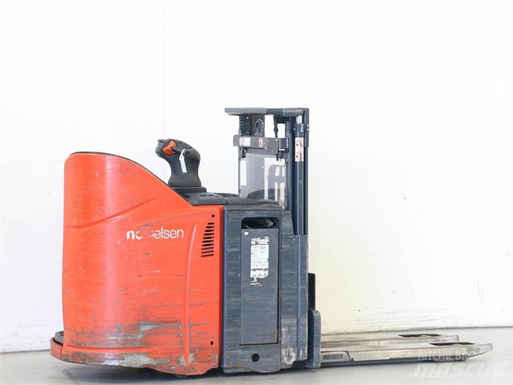 Linde D12HPSP/133 Käyden ajettavat pinoamistrukit