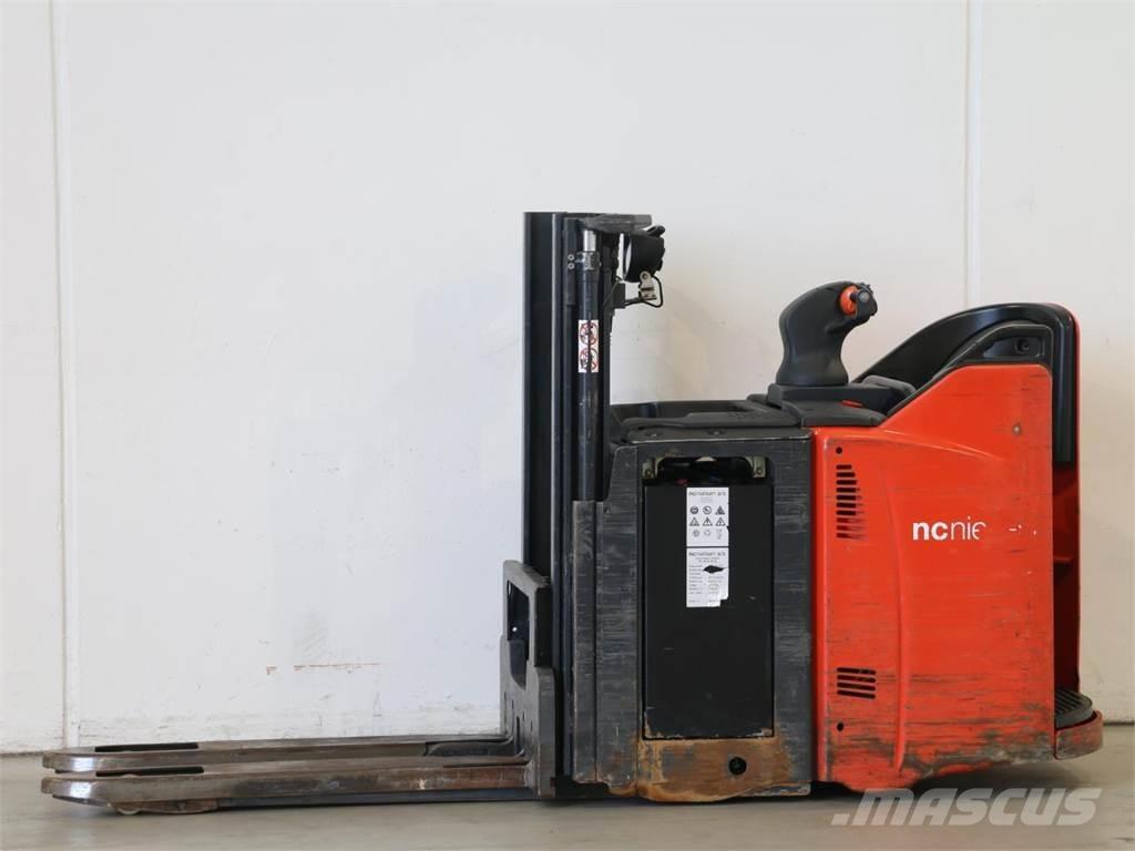 Linde D12HPSP/133-00 Käyden ajettavat pinoamistrukit
