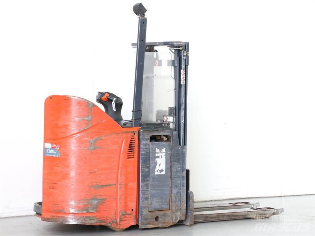 Linde D12SP/133 Käyden ajettavat pinoamistrukit